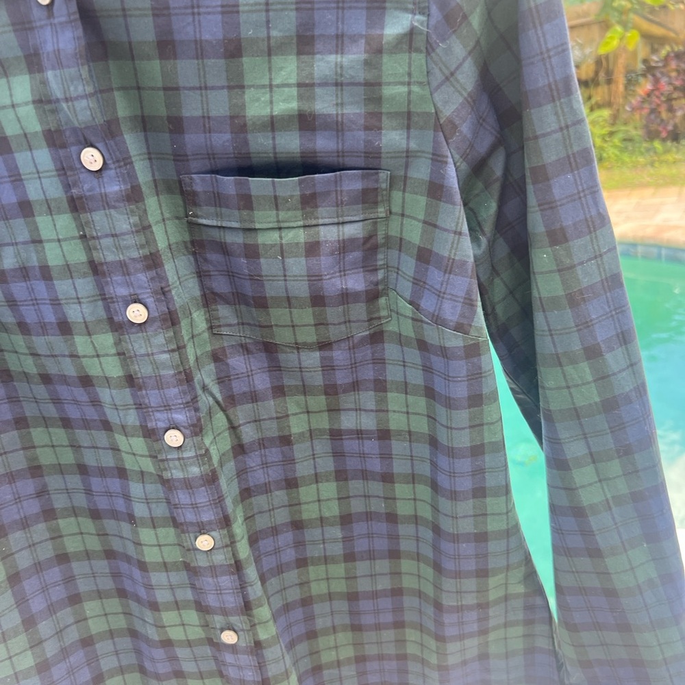 102. J Crew Black Watch plaid cotton poplin shirt in signature fit, Size Medium - Picture 10 of 15